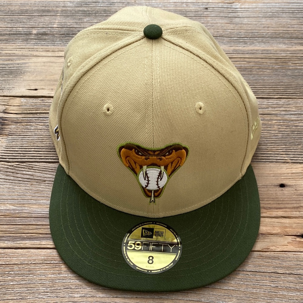 Diamondbacks 1998 Inaugural Season Commemorative Sized Hat. 8.
